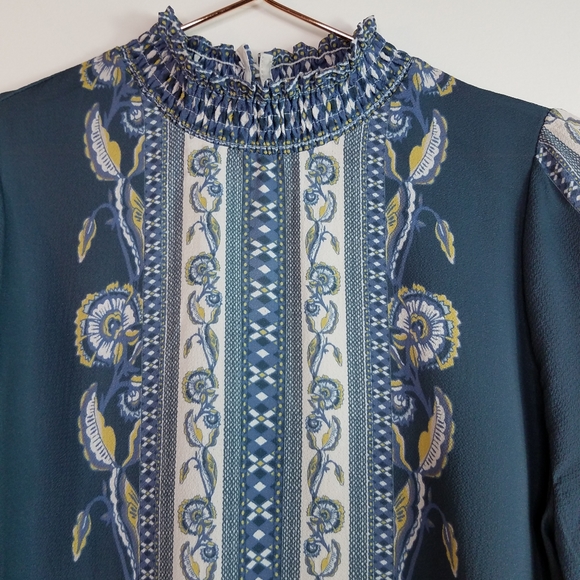 Vici Jealous Tomato floral blouse size Small - Picture 2 of 6